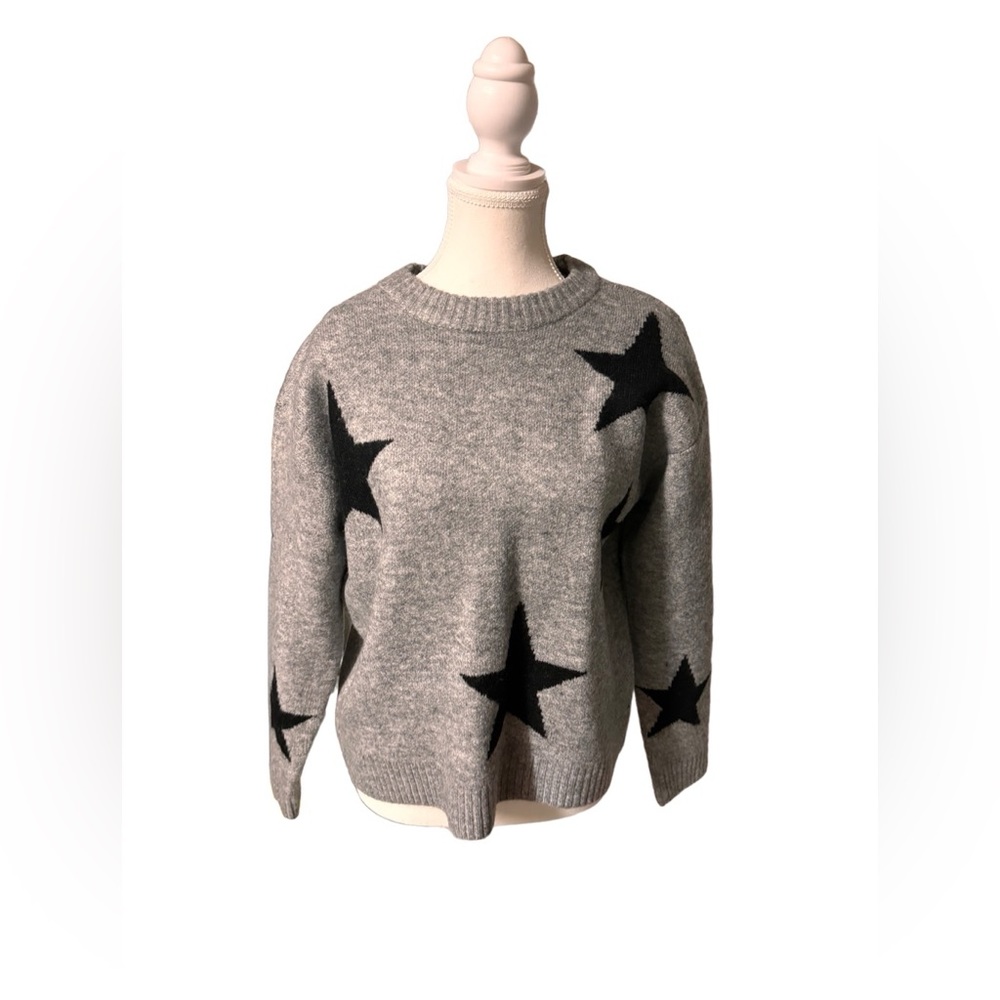 NWOT Aqua grey and black star crew neck sweater size large